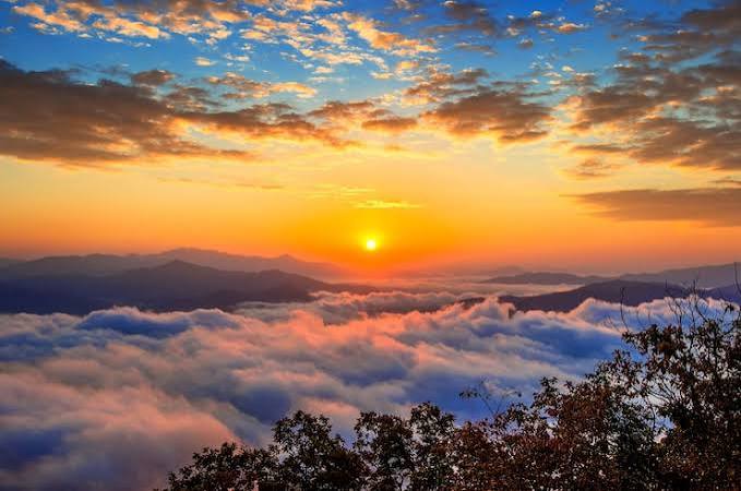 Montañas de Costa Rica al amanecer